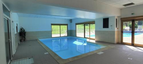 Zwembad, C le birdie in Giez