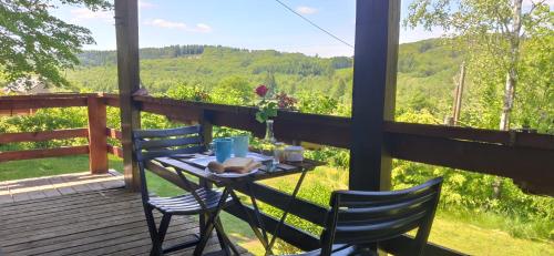 chalet deux chambres au calme in Saint-Brisson