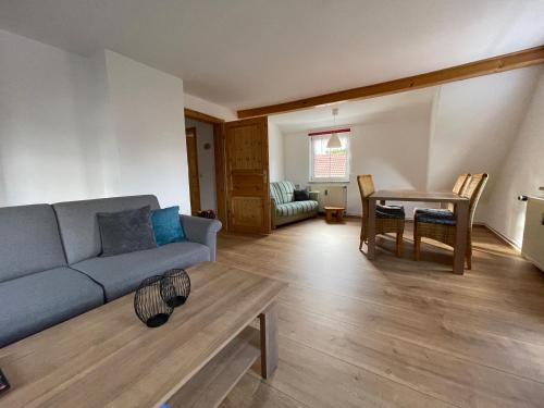 2 bedrooms, 3 beds
