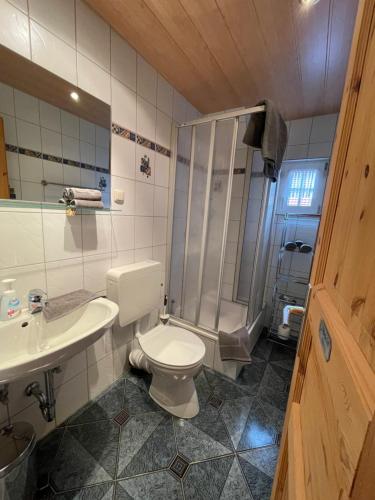 Superior One-Bedroom Apartment image 6