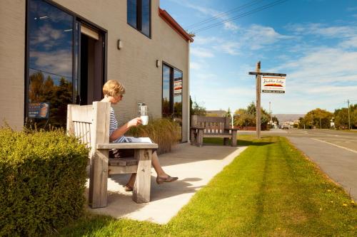 Apkārtne, Hawkdun Lodge Motel in Renfērli