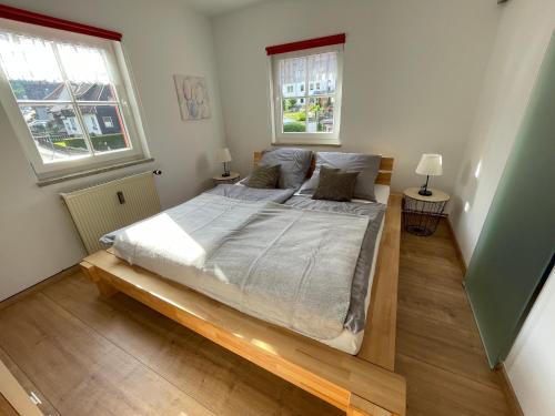 Standard One-Bedroom Apartment image 6