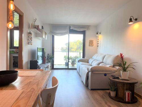  R120 - Apartamento con AC a 50m de la playa, Pension in La Playa