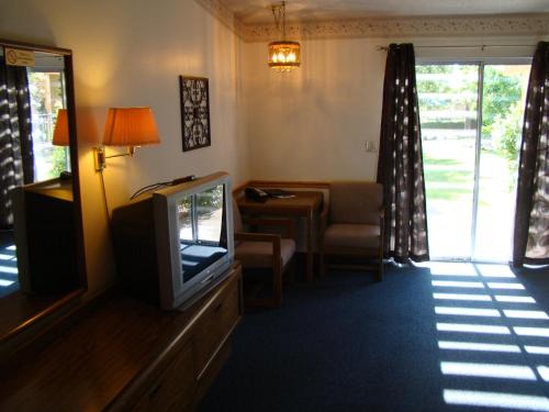 Ponderosa Gardens Motel