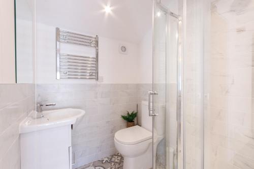 Koupelna, 14-16 Grosvenor Street Luxury Apartments - Chester in Chester