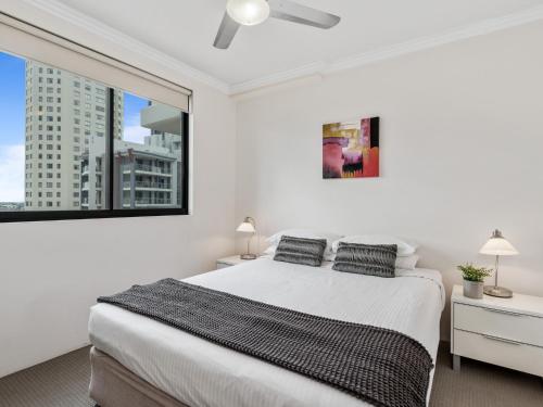 Two-Bedroom Apartment with Two Bathrooms image 8