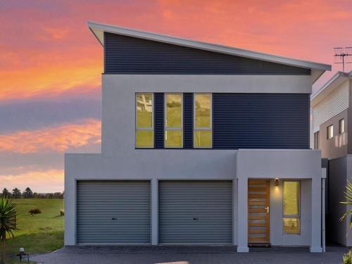 50 Turnberry Drive in Carrickalinga