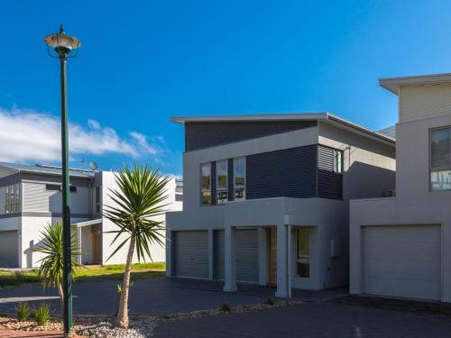 50 Turnberry Drive in Carrickalinga