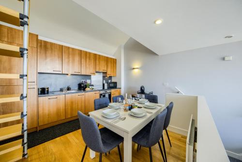 Canalview Townhouse by Empower Homes