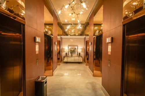 Royal Club by RVHR Paramount Tower B Business Bay - Lobby
