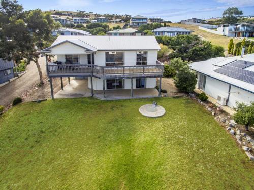 Carried Away 9 Dorset Court in Carrickalinga
