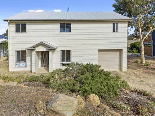 Carried Away 9 Dorset Court in Carrickalinga