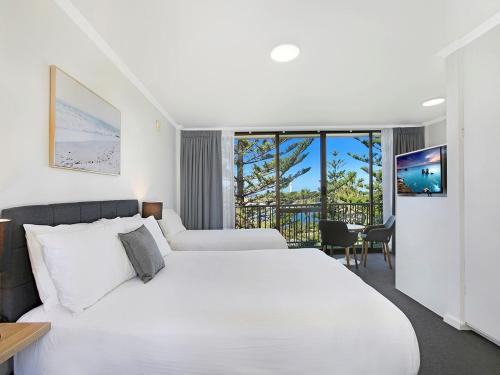 Boat Harbour Motel Boat Harbour Motel is a popular choice amongst travelers in Wollongong, whether exploring or just passing through. The property features a wide range of facilities to make your stay a pleasant experie