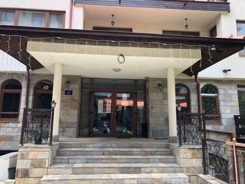 Authentic Cedar Lodge studio near Ski Lift