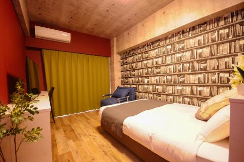 room detail thumbnail 1