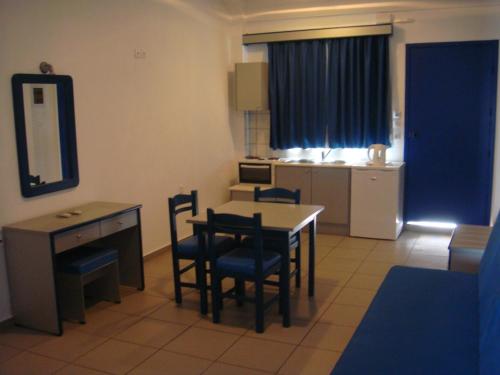 Kassavetis Center - Hotel Studios & Apartments Room Type - Superior Apartment with Sea View (3 - 4 Adults) Kassavetis Center - Hotel Studios & Apartments Room Type - Superior Apartment with Sea View (3 - 4 Adults)