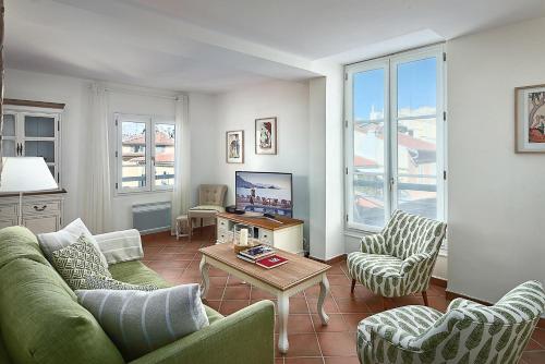 Sunlight Properties - Eden - Old Town - Charming - By sea - main image