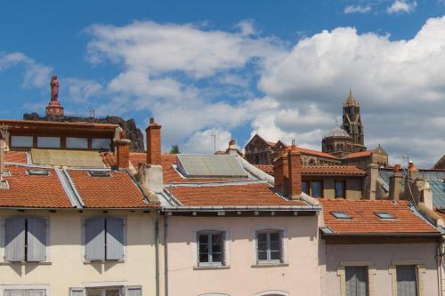 Gîte du rempart avec Balnéo, Garage, 2 SDB 2WC vue sur les monuments