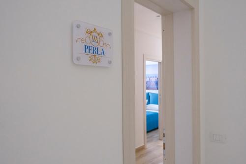 Double Room with Sea View image 7