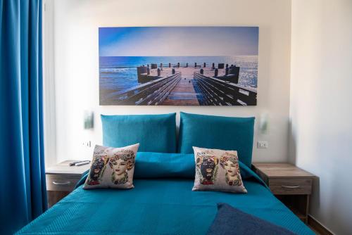 Double Room with Sea View image 6
