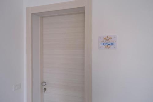 Apartment with Sea View image 6