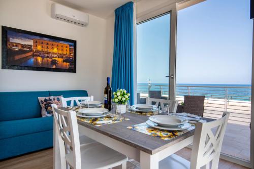 Apartment with Sea View image 8