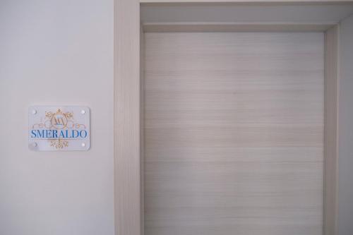 White Apartments & Spa - image 2