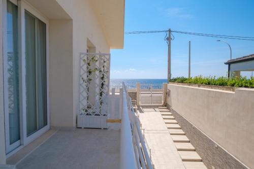 Apartment with Sea View image 5