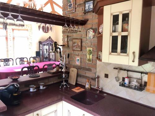 Guests house with amazing pool and sauna in Babite