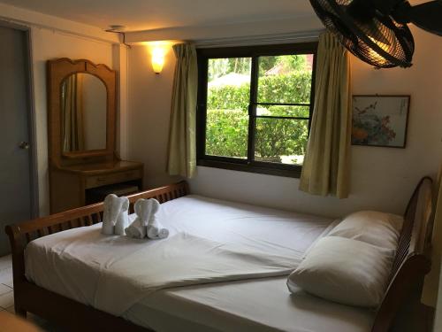 room detail thumbnail 1