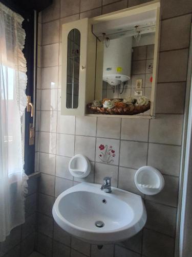 Two-Bedroom House image 7