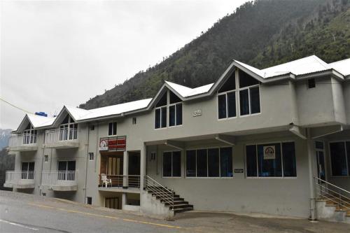 Cedar Vista Resort & Restaurant in Mills