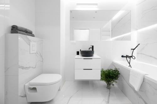 Ванна кімната, Otwock PREMIUM Apartment- CENTRUM PKP in Отвоцьк