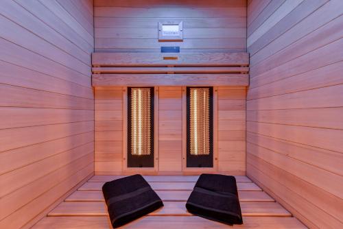 Superior Apartment with Sauna room in Les Gîtes de Laure - O Lit Divin Instant de volupté BALNEO SAUNA Climatisation 160m de la Cité Médiévale