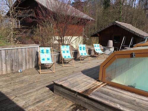 Room in Guest room - Mont Blanc room for 3 people with a balcony chambre d'hôte Le Grand-Bornand