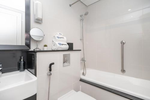 Damac Maison Cour Jardin - HiGuests