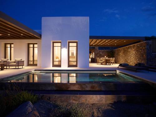 Bonzoe Suites & Villas