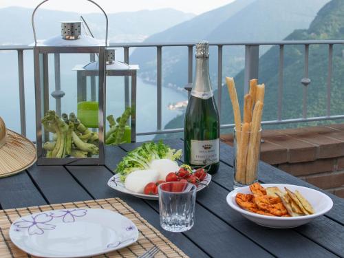 Van Gogh - beautiful lake Iseo view and swimming pool