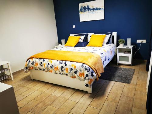Elegant & Trendy Apt in a Peaceful Area in Kato Polemidia