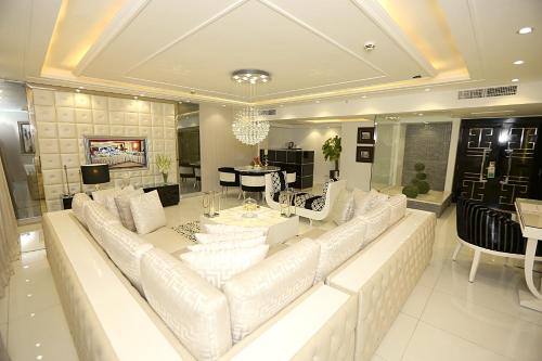 Bar/lounge, Ramada by Wyndham Multan in Multan