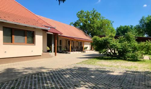 Léna Vendégház - Chambre d'hôtes - Balatonberény