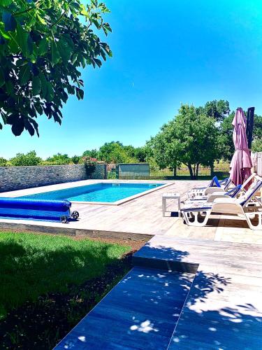 Peldbaseins, Villa Endi,a gem near Sibenik in Unešić