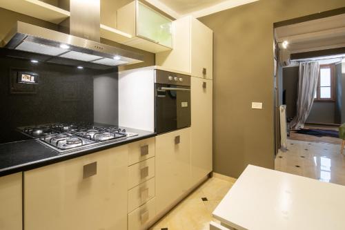 Uffizi Romantic Flat by Mmega - image 8