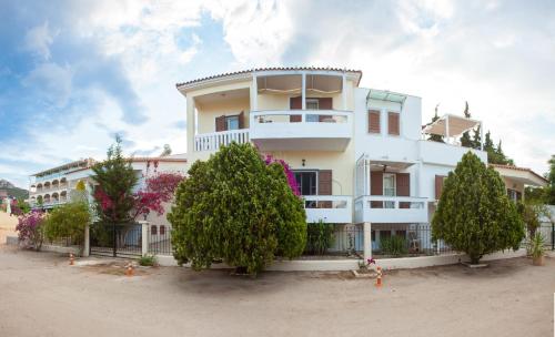 . Lido Apartments Tolo