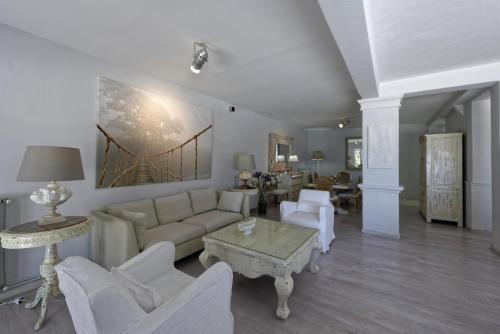 Villa Delos Mare Aleomandra by Olive Villa Rentals