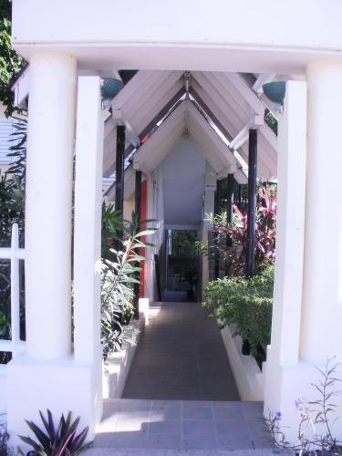 Intrare, Pineapple Court Hotel in Ocho Rios