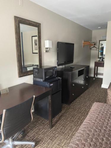 Fairview Inn - Greensboro Airport - image 10