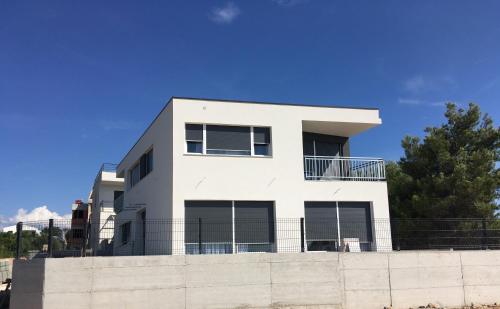Apartments Lueva
