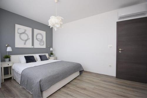 Apartments Lueva