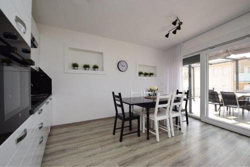 Apartments Lueva